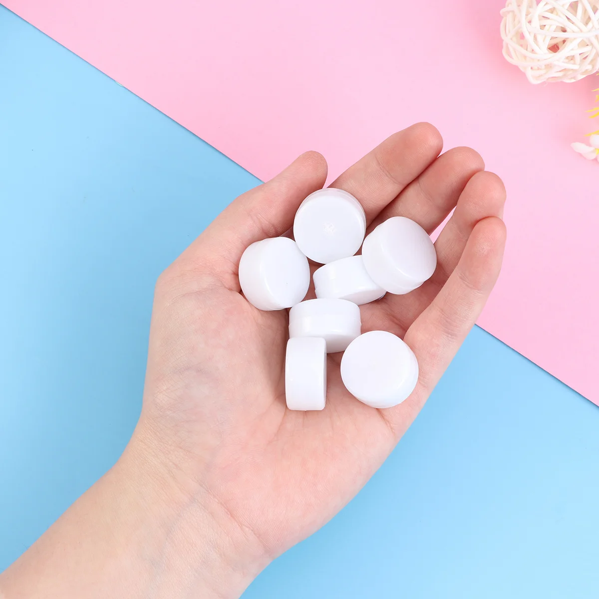 

100Pcs Plastic Baby Noise Maker Insert 22mm for Crib Stroller Infant Sensory Development Bed