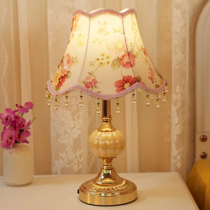 

Bedroom desk lamp European retro touch American fabric desk lamp