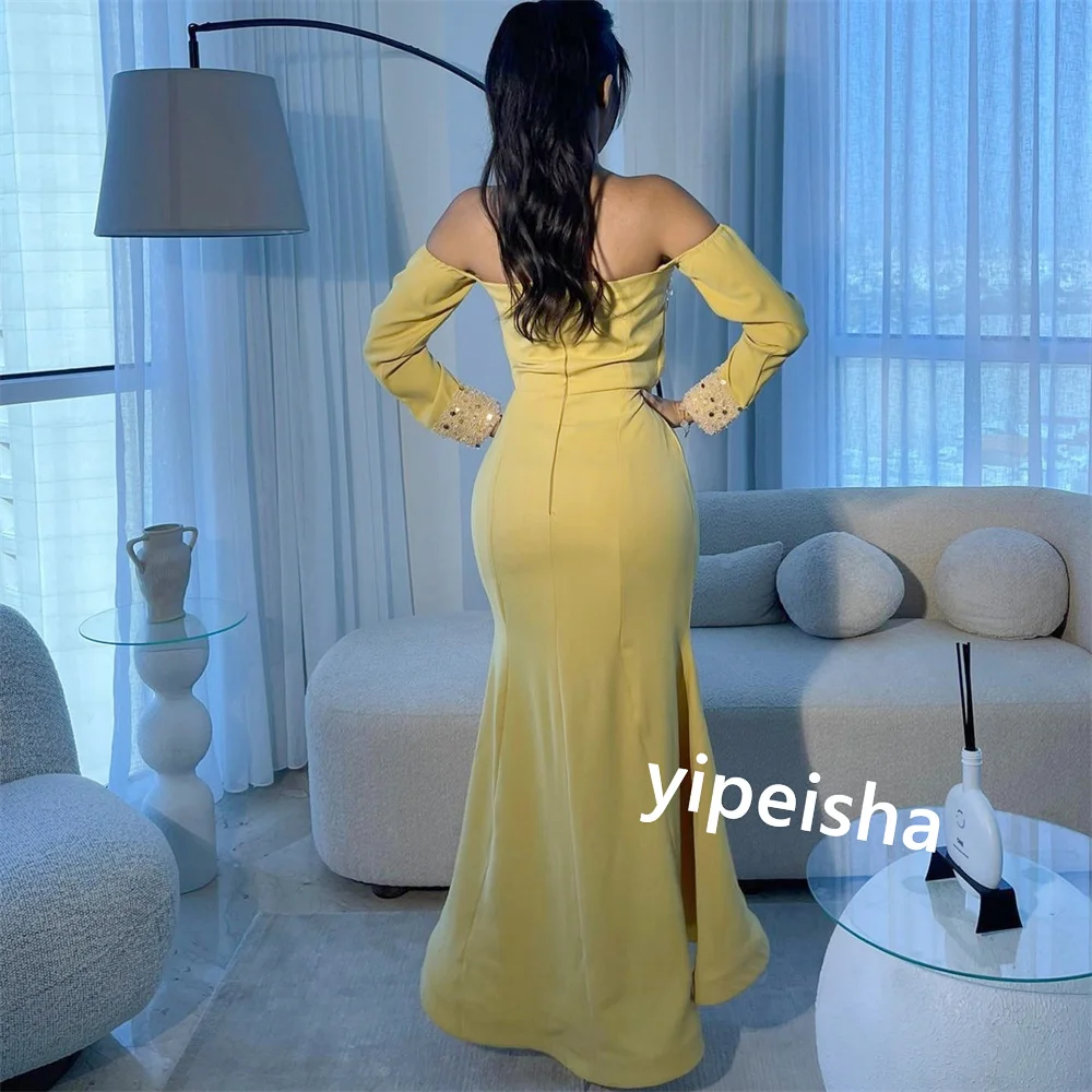 Jersey de noche personalizado con cuentas para fiesta, corte en A, hombros descubiertos, vestido para ocasión a medida, vestidos por debajo de la rodilla de Arabia Saudita