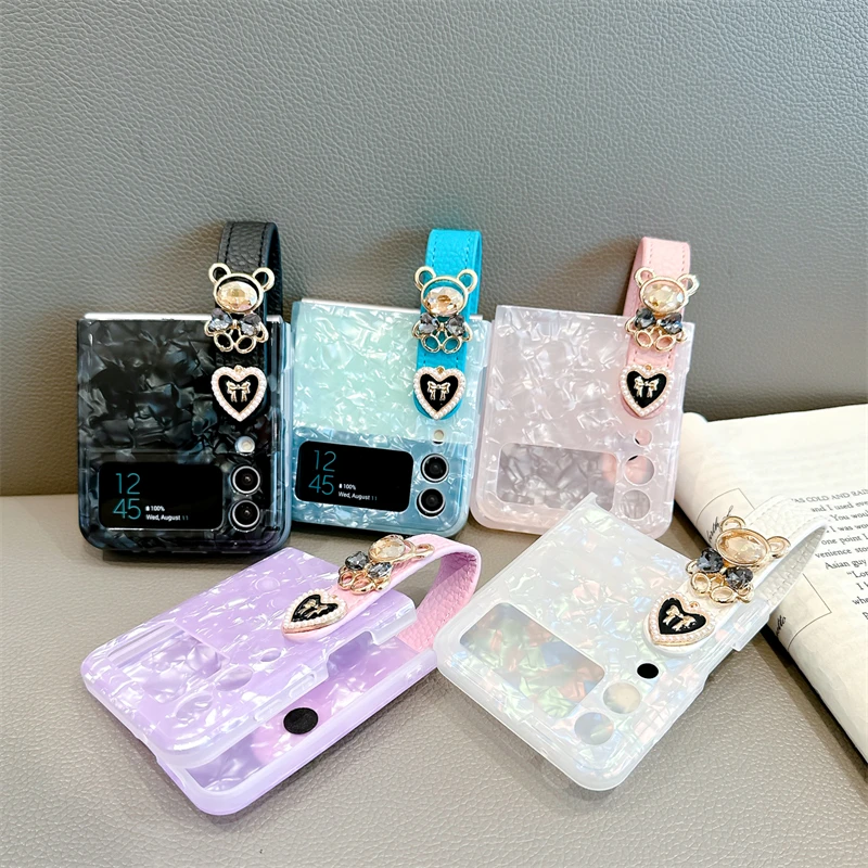 Custodia per telefono con cinturino in orso con strass carino per Samsung Galaxy Z Flip 5 4 3 Z Flip3 Flip5 Flip4 5G Cover Kawaii Conch Shell