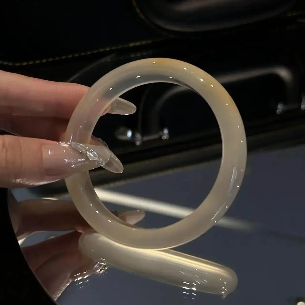 

Браслет из опала «Лунное сияние» цвета шампань, прямо с фабрики, с эффектом отбеливания кожи, заметно осветляет кожу.