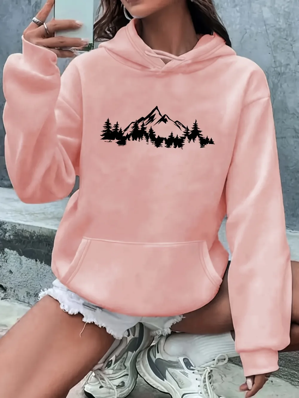 Cozy Women's Mountain Print Drawstring Hoodie, Long Sleeve Kangaroo Pocket Casual Sweatshirt with Relaxed Fit