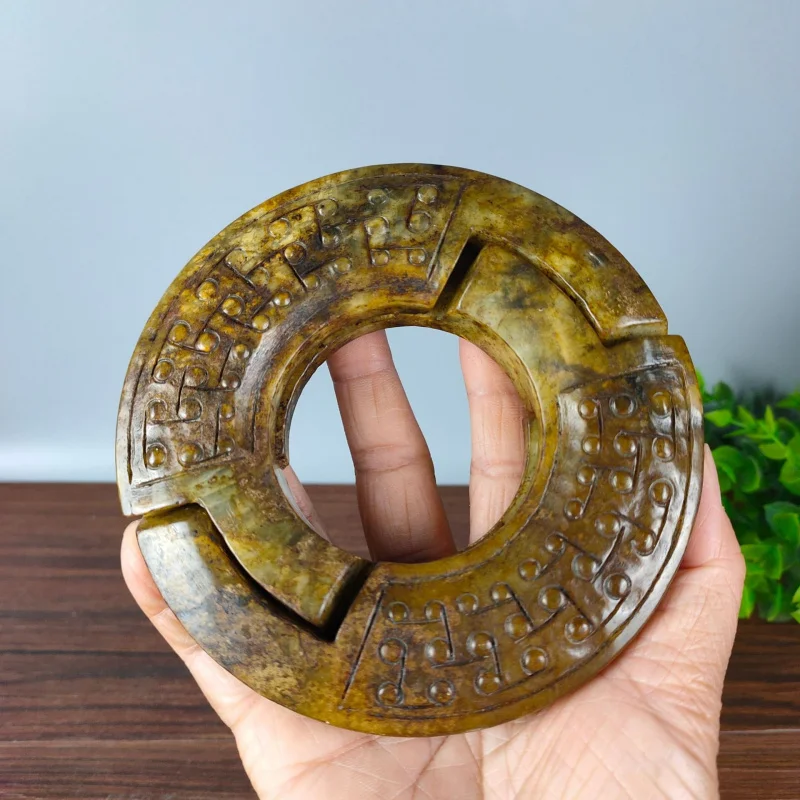 

Supply of jewelry, antiques, handicrafts, miscellaneous items, aged Xiu jade rings, lock rings, and ornaments