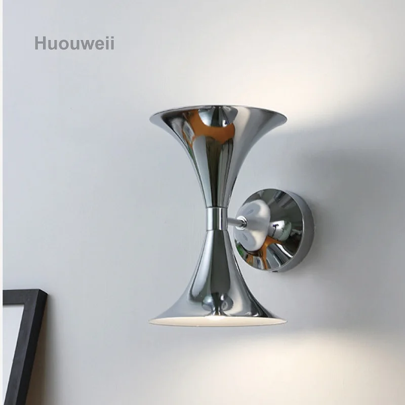 Lampada da parete da comodino per camera da letto retrò Lampada da corno di lusso Luce decorativa per corridoio a LED premium