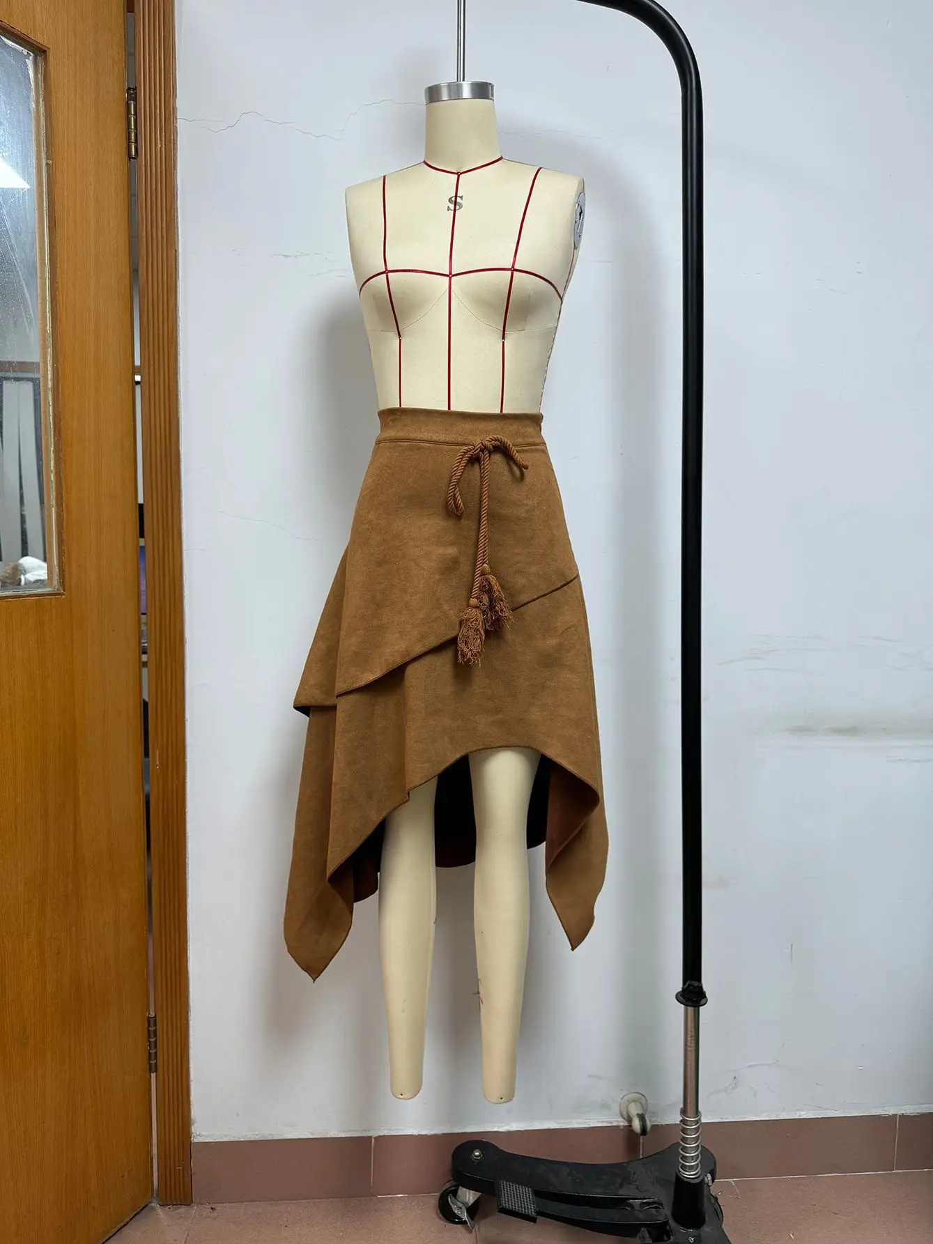 Damen-Retro-Wildlederrock im Western-Stil, Europäische Größe, Einfarbig, Unregelmäßiger Halbrock für Freizeitkleidung – Detail 1