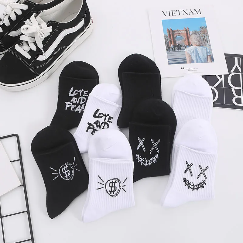 Fashion Letter Harajuku Socks Unisex Women Men Hiphop Street Sports Crew Black White Hipster Popular Skateboard Cotton Socks Sox