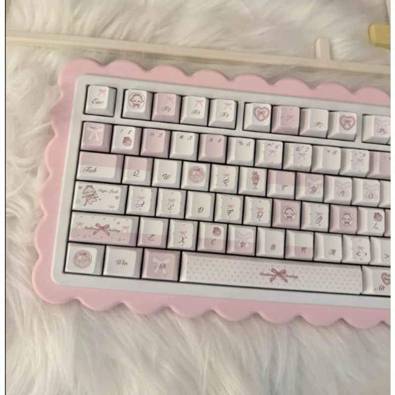 

Cloud House Розовая и белая маленькая овечка Новая оригинальная заводская высота Клавиатура Милый стиль Розовое сердце девушки Азиатская маленькая овечка Элемент