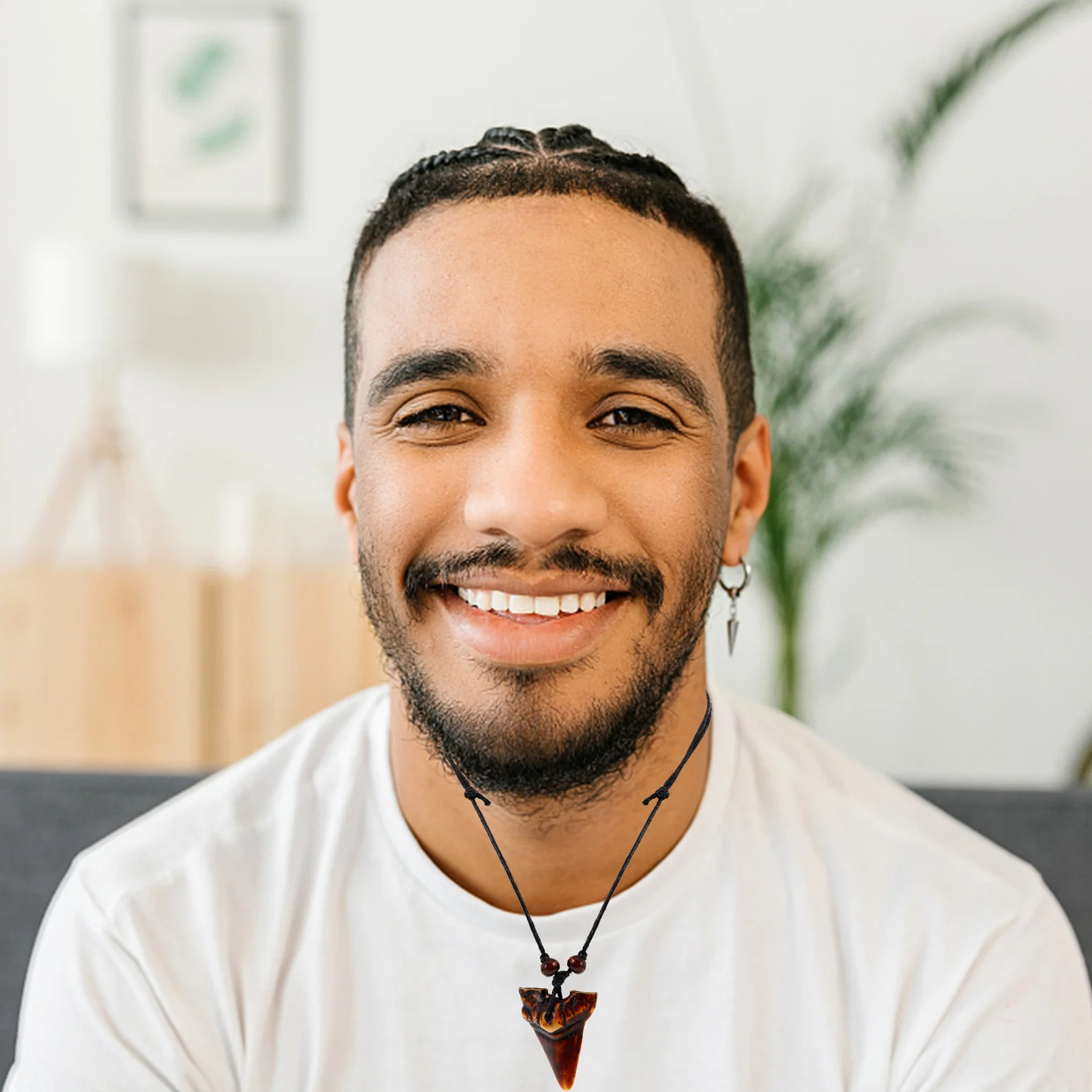 

Ожерелье с подвеской в виде зуба акулы из смолы, регулируемый шнур, летние украшения для пляжного серфинга, крутое ожерелье для мужчин и женщин