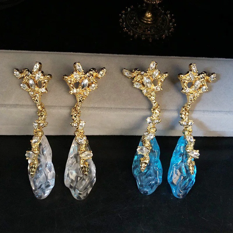 

New in High-end Luxury Long Earrings Retro Irregular Pendant Earrings Elegant Temperament and Personalized Earrings for Women