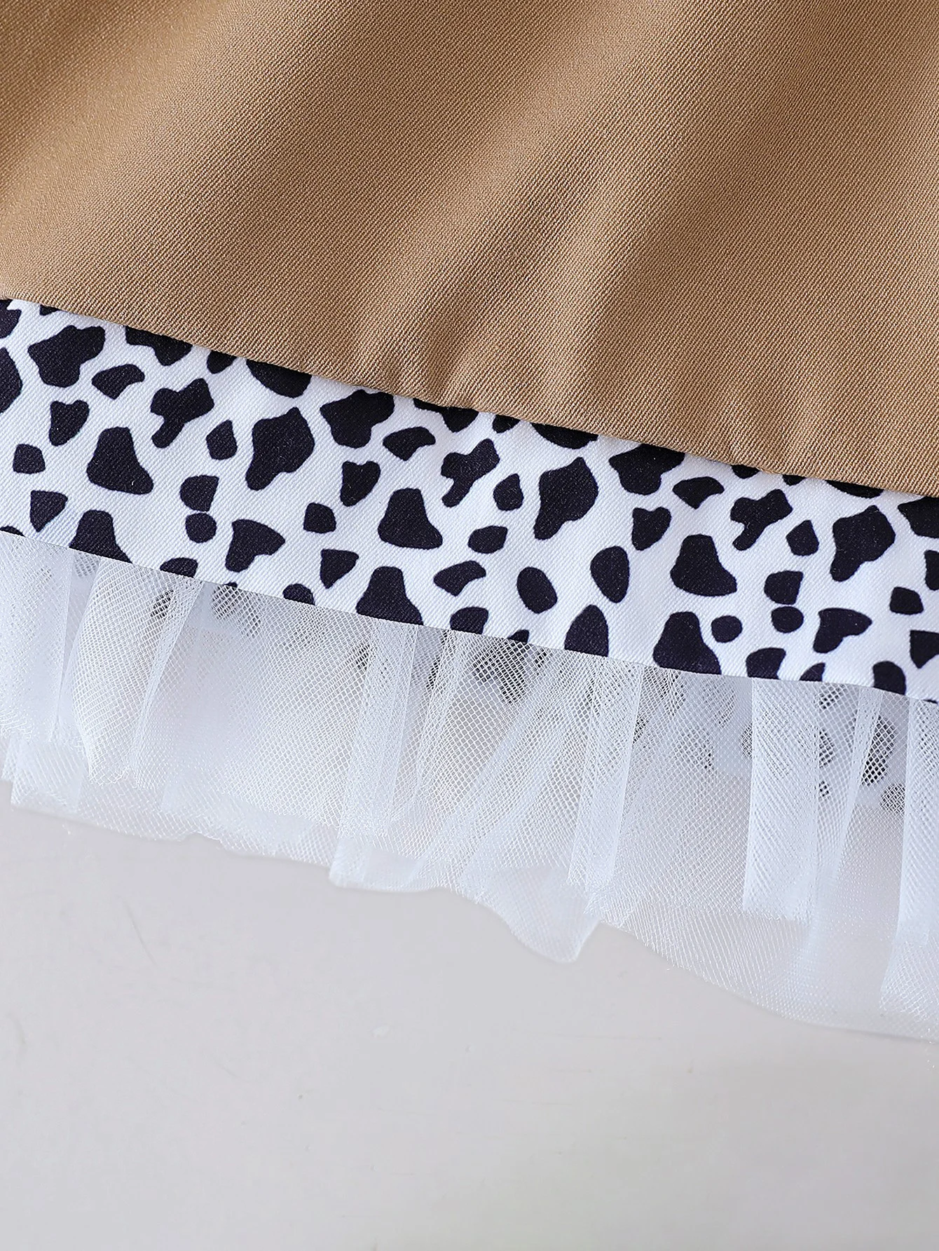 فستان غير رسمي متعدد الاستخدامات لصيف 2025 بلون نقي ومزين بالدانتيل مع قبعة شمس بلون نقي طقم مكون من قطعتين