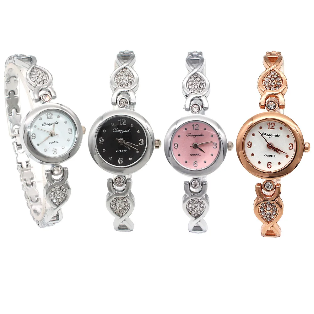 طقم ساعات كوارتز ذهبية مكون من 4 قطع بمينا صغير وسوار أنيق