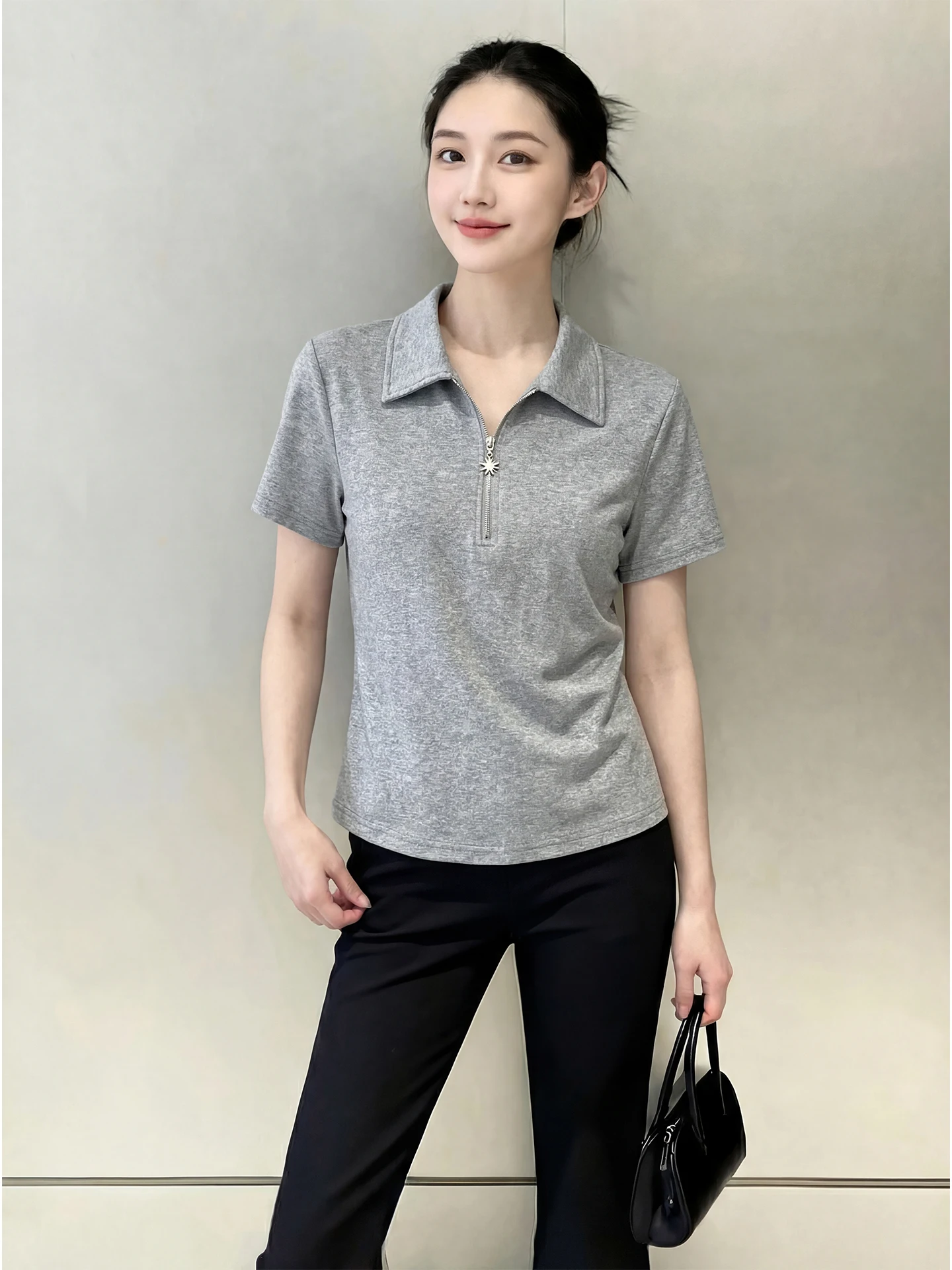 

Spring 2026 plus Size College Sle Ne ort Sve Women's T-irt ey Button Design Slimming Versatile Casual Top