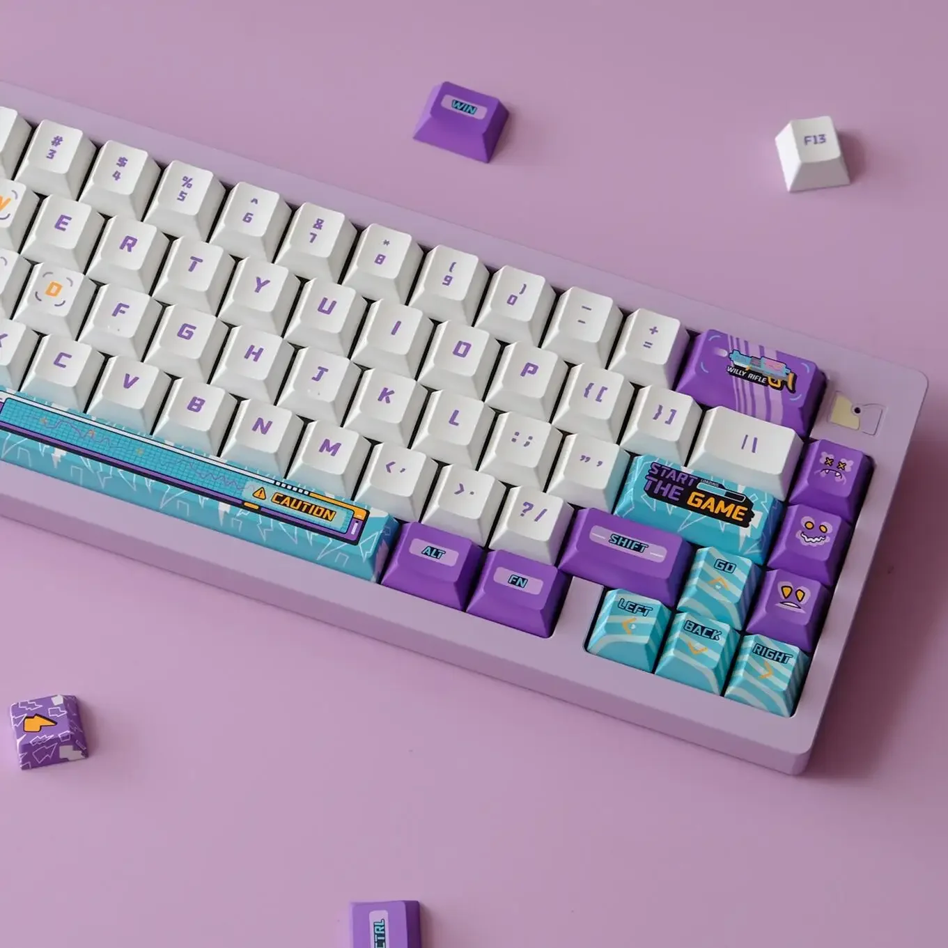 

Video game keycaps original factory height pbt sublimation VGN Mai from RAINY75 68 84 87 98 104