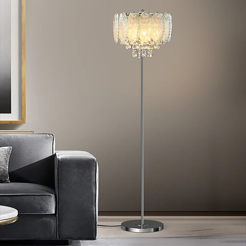 الشمال شخصية فاخرة كريستال ريشة LED مصابيح أرضية غرفة المعيشة أريكة دراسة الدائمة أضواء المنزل العمودي الإنارة