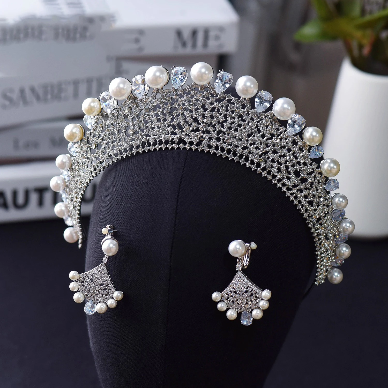Japanese and Korean Wedding Artificial Pearl Zircon Bride Crown, Hair Accessories for Makeup and Travel Photography, High-end
