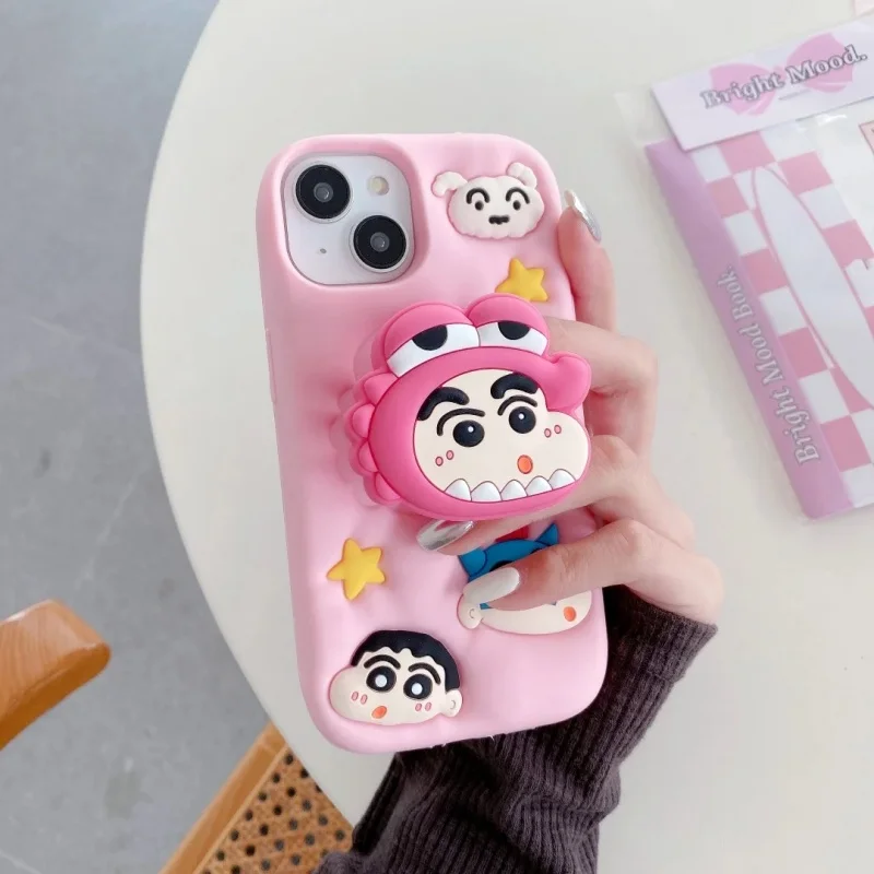 

Funny cartoon 3D solid Crayon Shin-chan Holder Phone Case For iPhone 12 13 14 15 16 Pro Max Soft silicone Cute Shin-chan Cover﻿