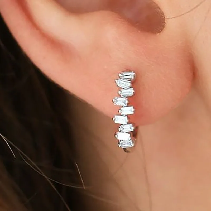 Modische 925 Sterling Silber Unregelmäßige Kubische Zirkonia Ohrringe für Frauen Einfache Vielseitige Alltags-Ohrringe Mädchen Schmuck