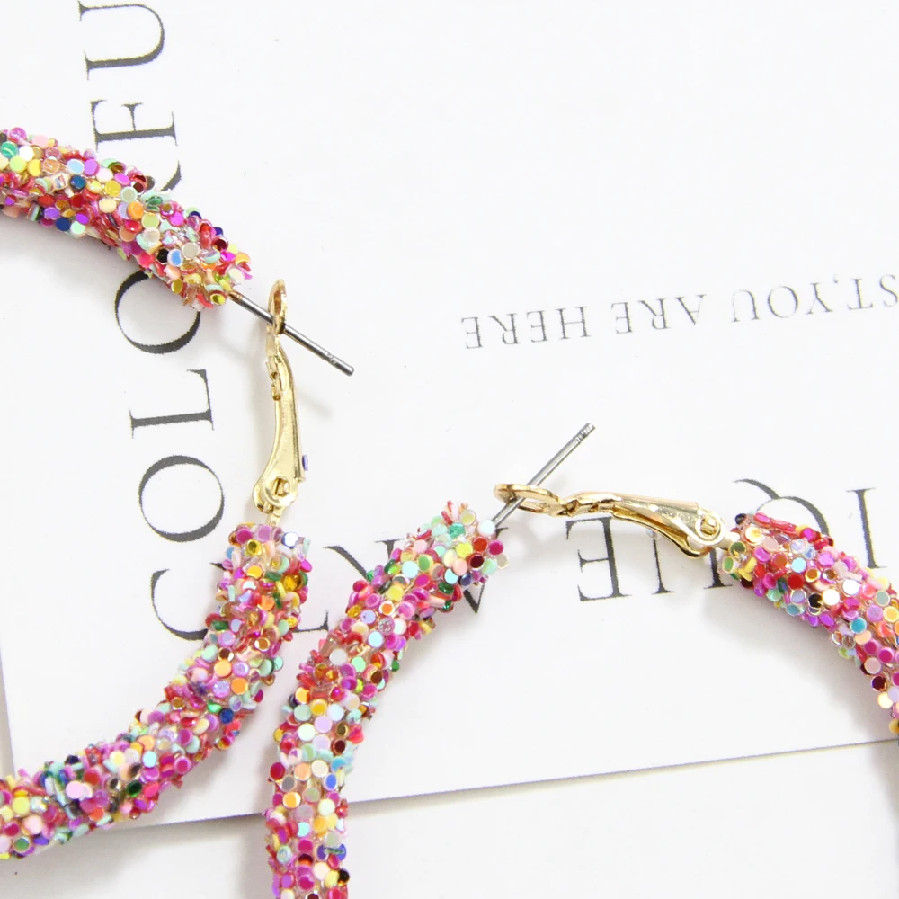 1 Pair 2024 Hot Sale Colorful Pink Hoop Earrings For Women 5cm Large Round Circle Dangle Earrings Party Wedding Women Jewelry
