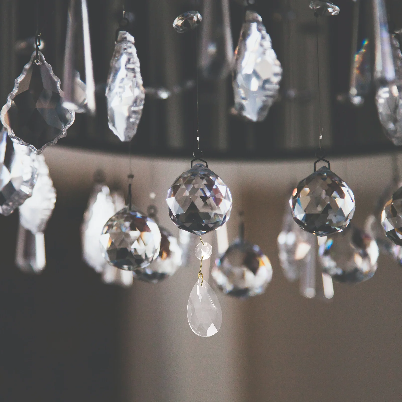 

15Pcs Crystal Suncatcher Teardrop Pendants for Lamps Wall Decor Creative Hanging Decoration DIY Projects Crystal Suncatcher