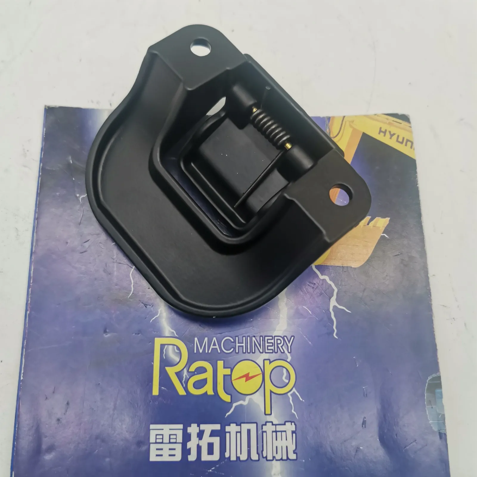 

Brand New 101544-00203 Roof Cover Lock Assy 123-00516B Lock Assembly For DX140 DX160