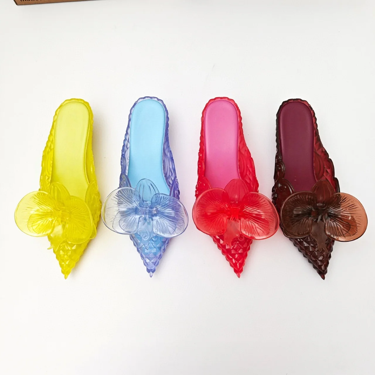 Hot Sale Brazil Brand Retro Ladies Candy Slides Women Pointed-toe Witch Low-heeled Slippers Girl Half-pack Fragrant Shoes SM311