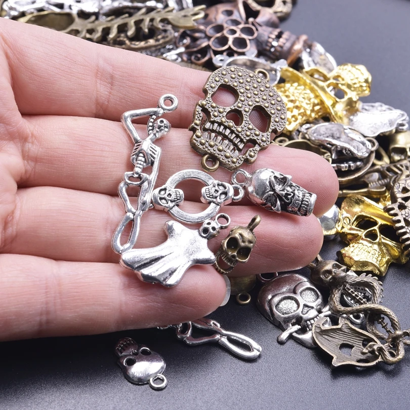 10/20/30Pcs Mix Colors Halloween Skeleton Skull Charms Vintage Ghost Devil Pendant Git Hip Hop Men Earrings Jewelry Making Bulk