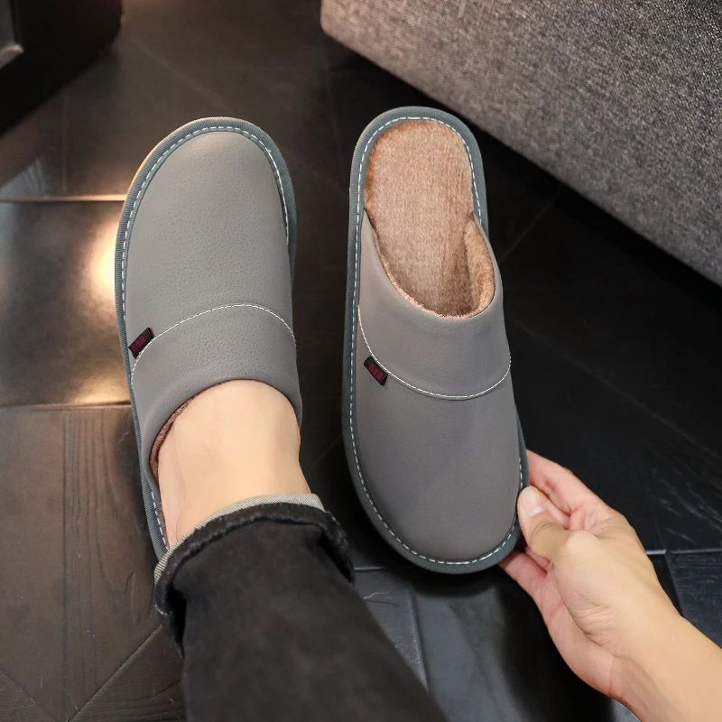 Extra-large Men's Slippers for Winter with Warm Footbed Non-slip Sole Comfortable Fuzzy Soft Men's Warm Fleece Cozy Slides