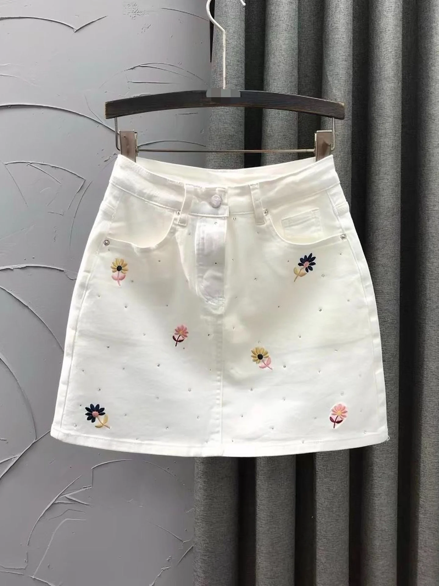 High Waist Embroidered Denim  Skirt Women's Fashion A-Line Bodycon Skirt European Style Casual Cotton Elastic Fabric
