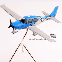 Diecast 1:72 Scale Cirrus SR22 single-engine aircraft N221CL Alloy Finished Simulation Model Souvenir Gifts For Adult Boy