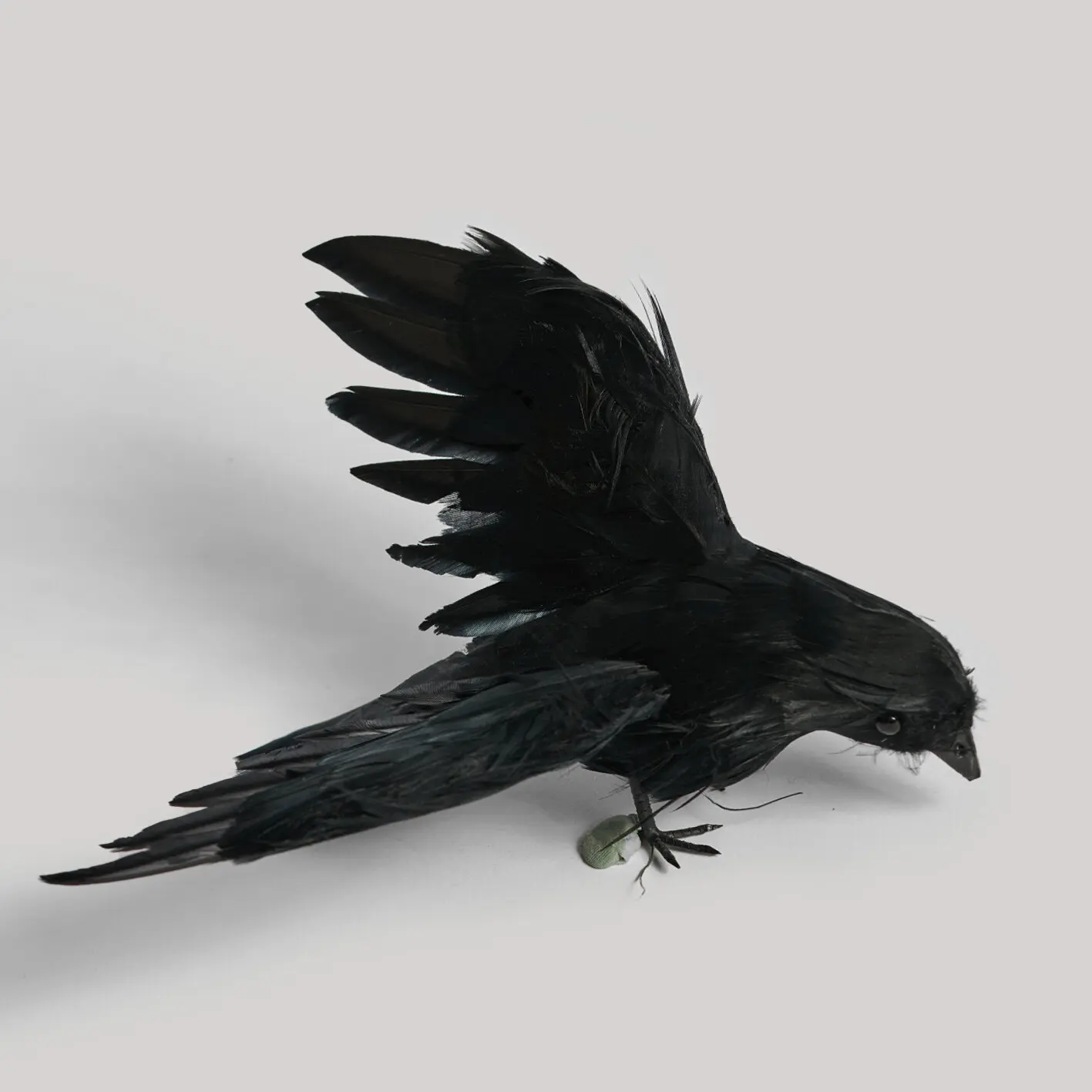 

In Stock Artificial Black Crow Dark Colored Decorative Items Cosplay Dark Decorations Halloween Props Gifts
