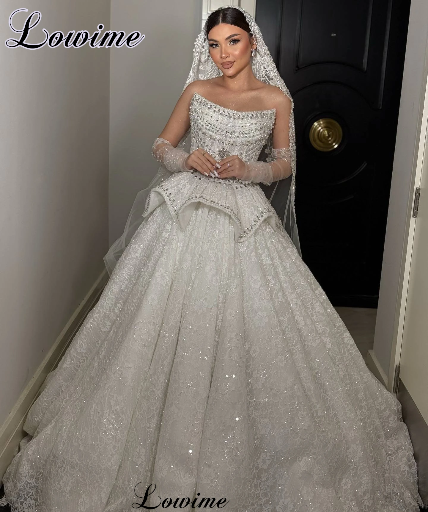 

New Popular Lace Wedding Dresses Sleeveless Strapless Brides Dresses Elegant Sexy Chapel Wedding Gowns For Women Customized