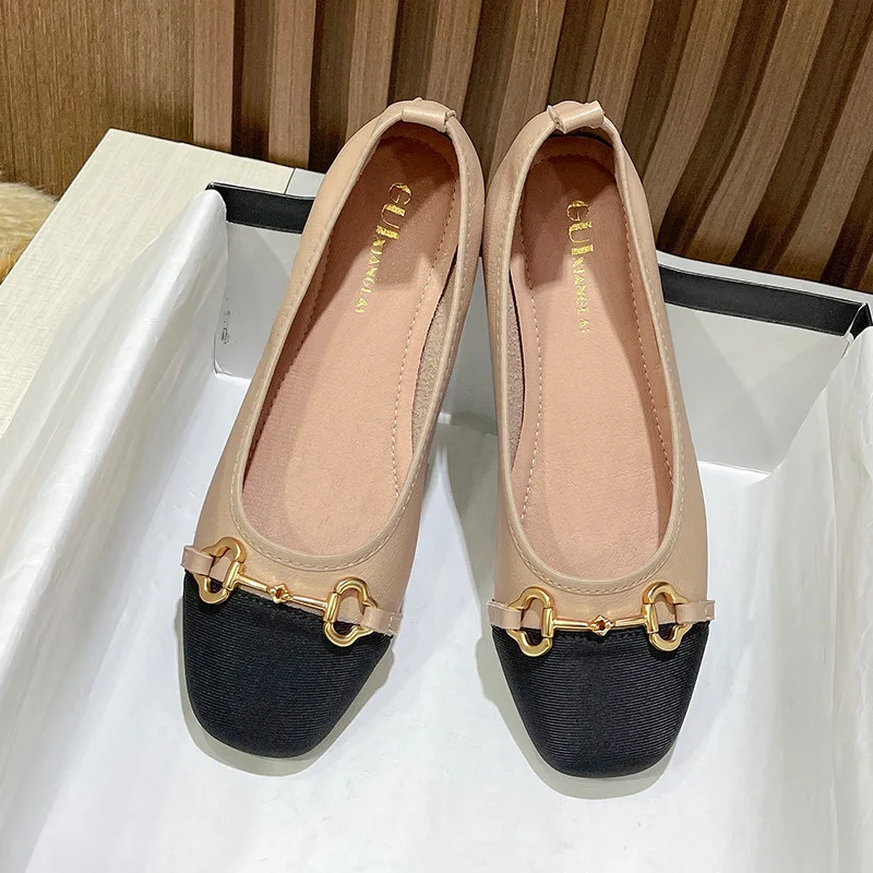 Fashionable Leather Square Head Flat Bottom Women's Shoes 2025 Autumn Color Matching Soft Bottom Large Casual Women's Shoes