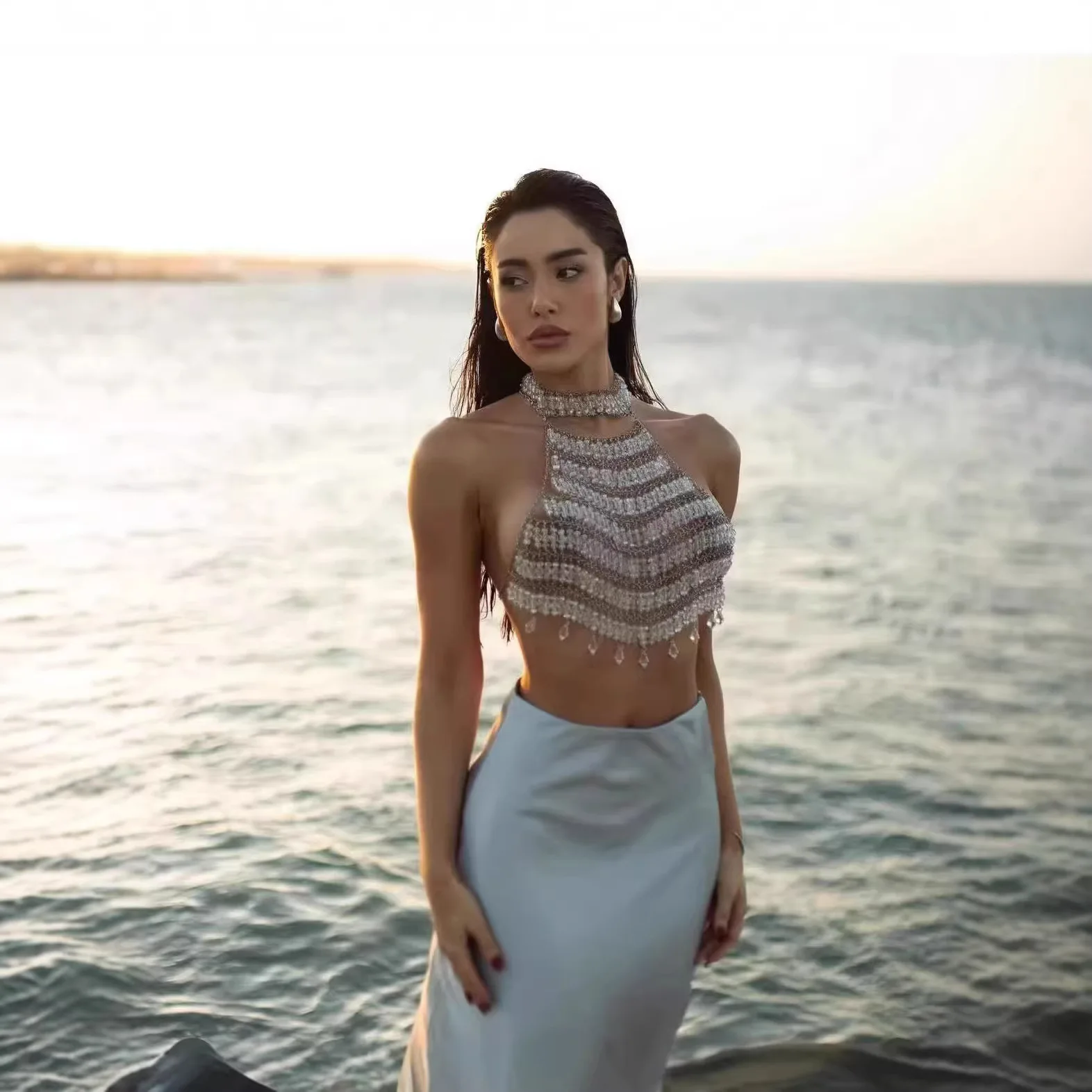 

Праздничная вечеринка в полоску для танцев, бюстгальтер с цепочкой и воротником на шее, майки, жилет, прозрачный акриловый бисер, кисточка, цепочка на грудь, одежда для ночного клуба