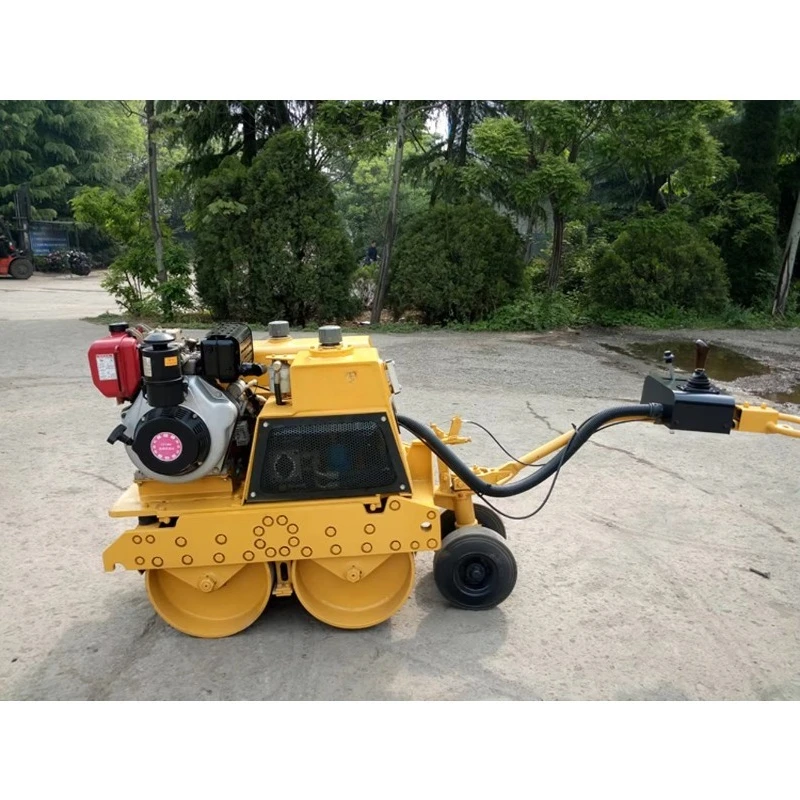 Podwójna wibracyjna walcarka drogowa, w pełni hydrauliczna mini walcarka z silnikiem, prowadzona przez operatora.