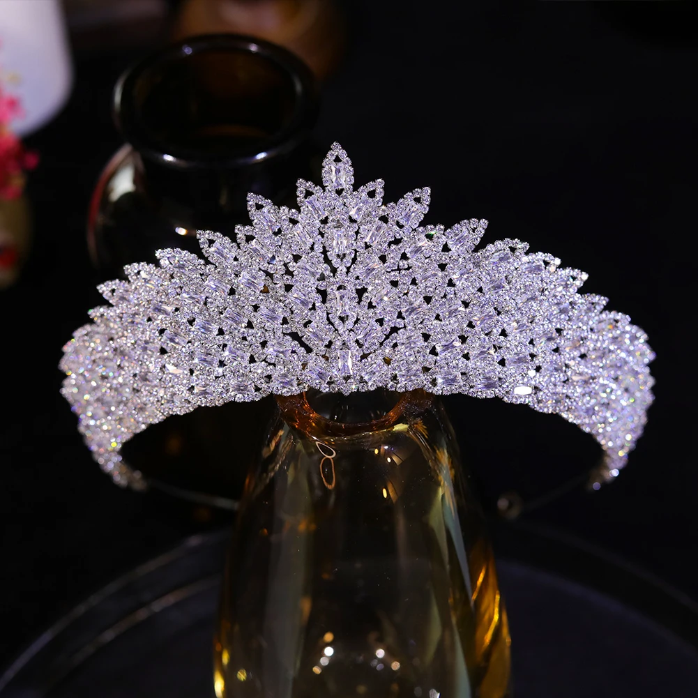 

Silver Color Cubic Zirconia Crystal Tiara Queen Crown For Women Leaf Diadem Wedding Pageant Prom Bridal Hair Accessories Jewelry