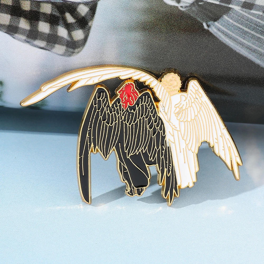 Good Omens Ineffable Husbands Angel & Demon Hard Metal Pin Angel Demon Badge Aziraphale und Crowley Accessoires – Detail 3