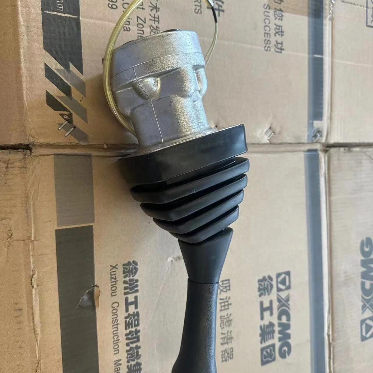 

860205584 819908627 Запасные части для экскаватора Джойстик Ручка управления Джойстик в сборе XE215 XE215C Джойстик