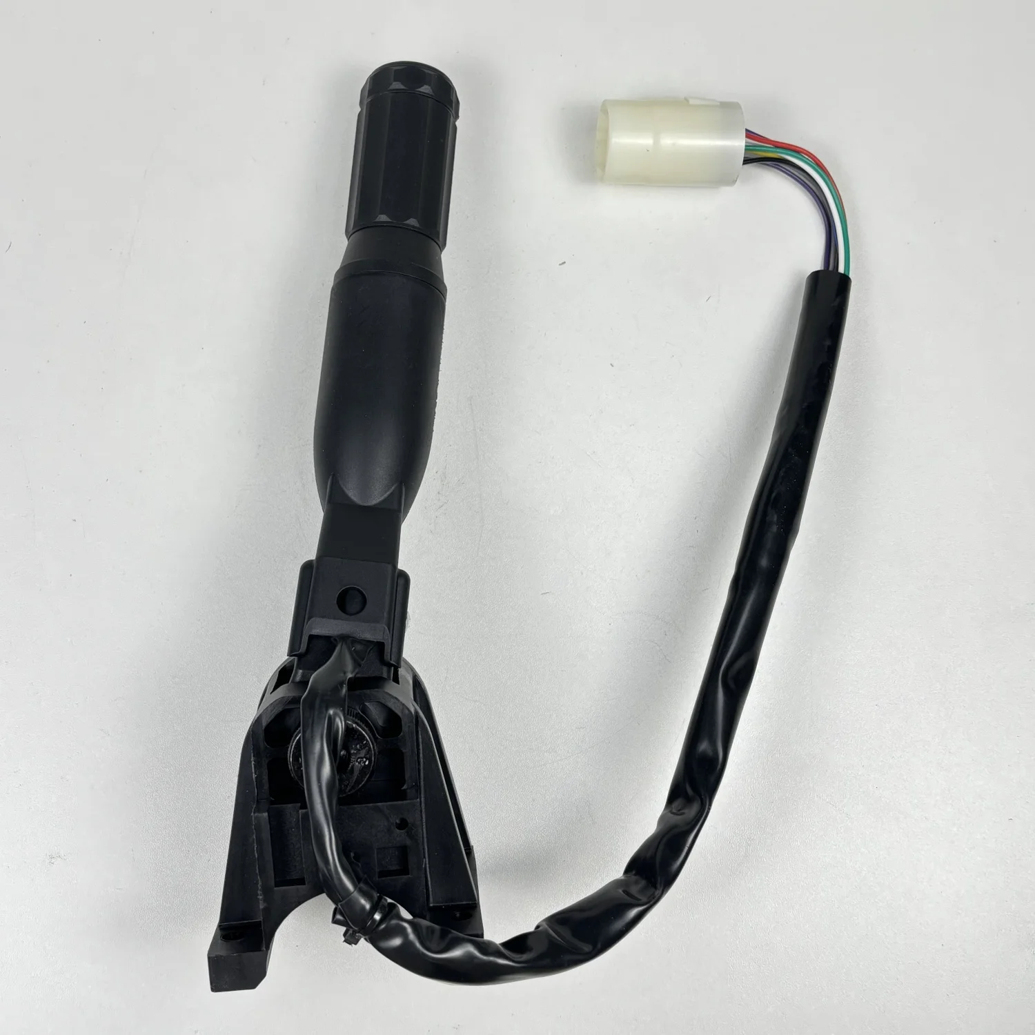 

Комбинированный переключатель 45625-60140 для колесного погрузчика Kawasaki 90ZIV-2 85ZIV-2 KLD85ZIV