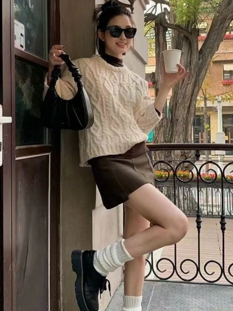 Autumn/Winter 2025 Round Neck Fried Dough Twists Knit Pullover Sweater Women's Thickened Loose Short Top image 4
