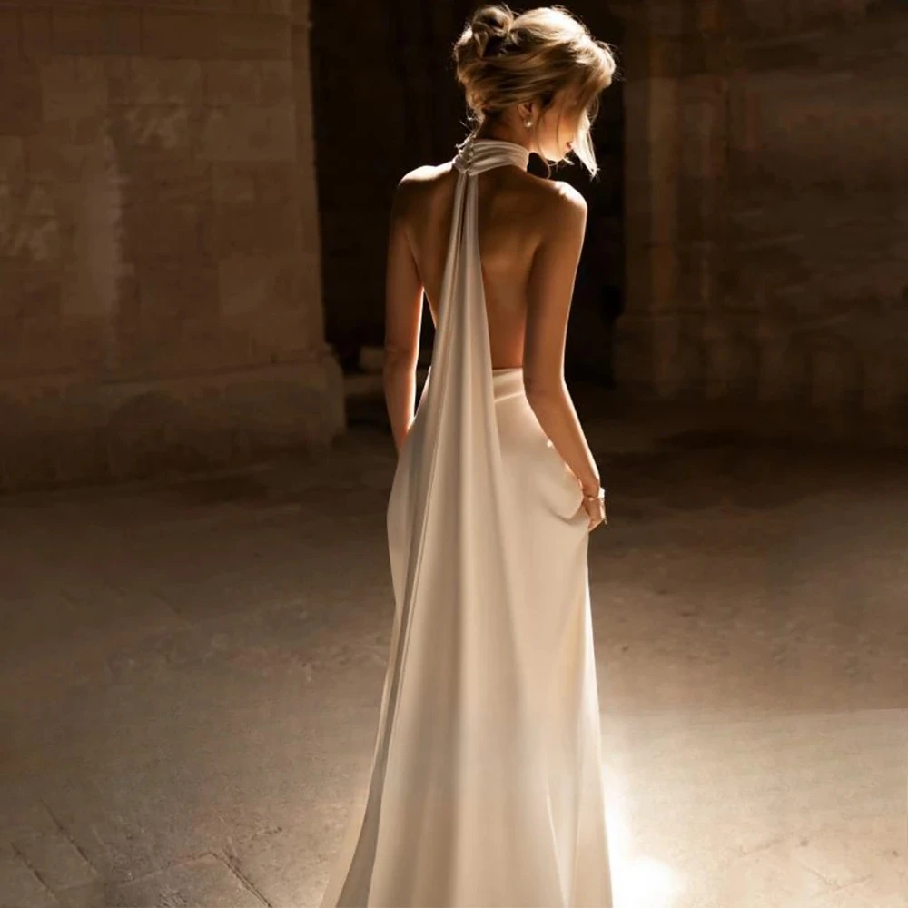 매력적인 웨딩 드레스 맞춤형 홀터넥 V넥 섹시한 오픈 백 신부용 플로어 길이 쉬스 플리츠 비치 결혼식 가운