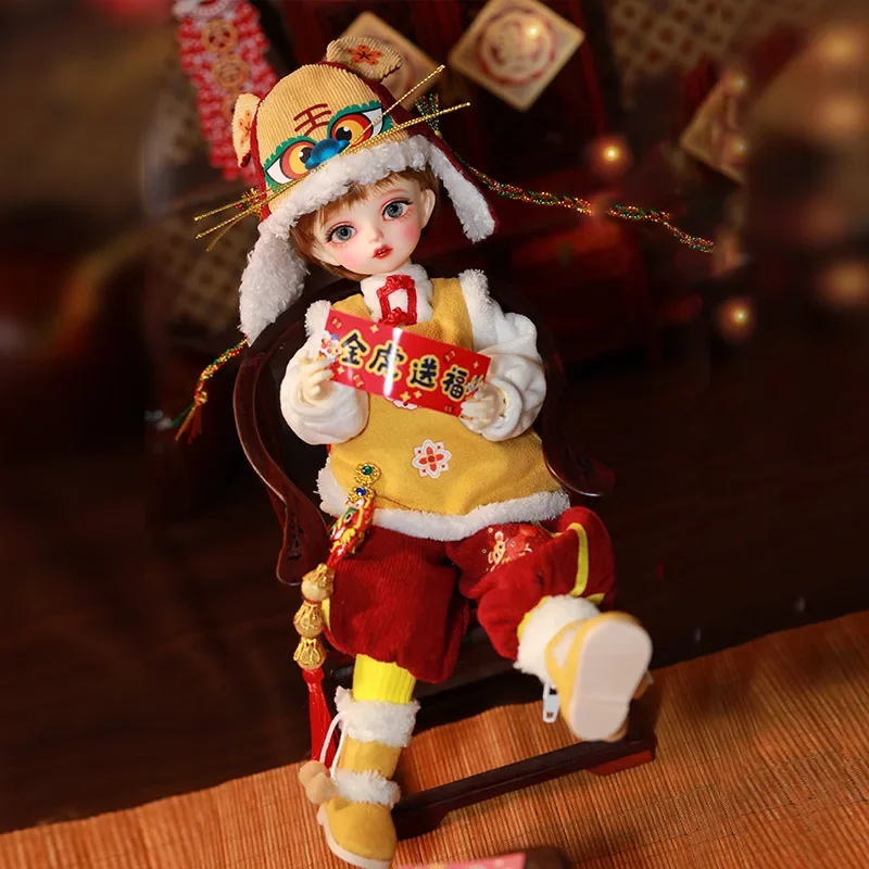 

JOYBJD Lucia BJD Doll 1/6 Fullset B with Chinese New Year Tiger Head Hat Resin Toy