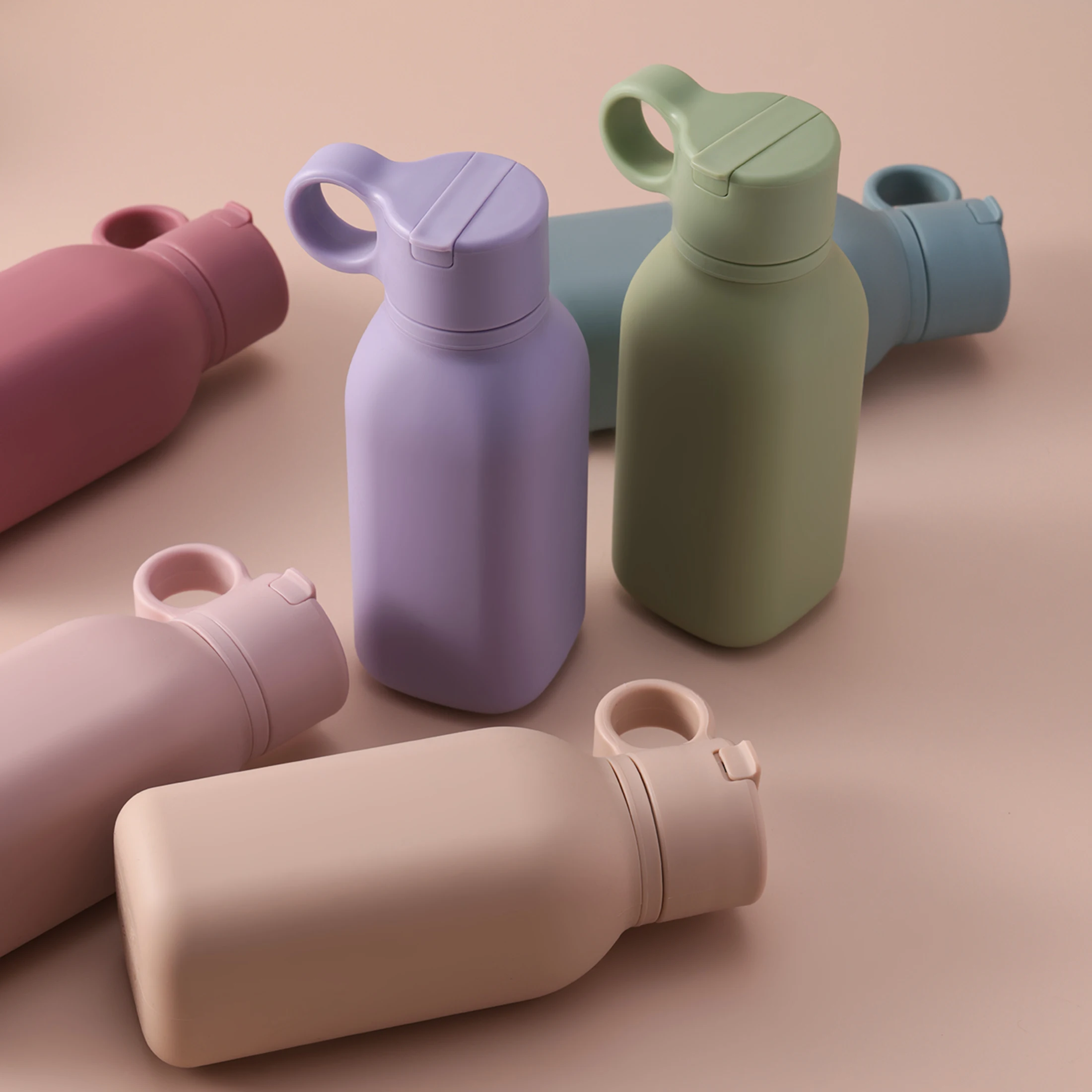 1PCS Baby Silicone Sports Cup Liquid Feeding Baby Tableware Portable Baby Water Bottles Flip Lid Cup Kids Leakproof Sippy Cup
