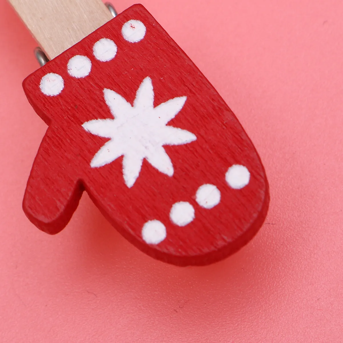 25Pcs Christmas Mini Wooden Photo Clips Cartoon Style Clips DIY Collage Craft Message Card Holder Mini Photo Folder