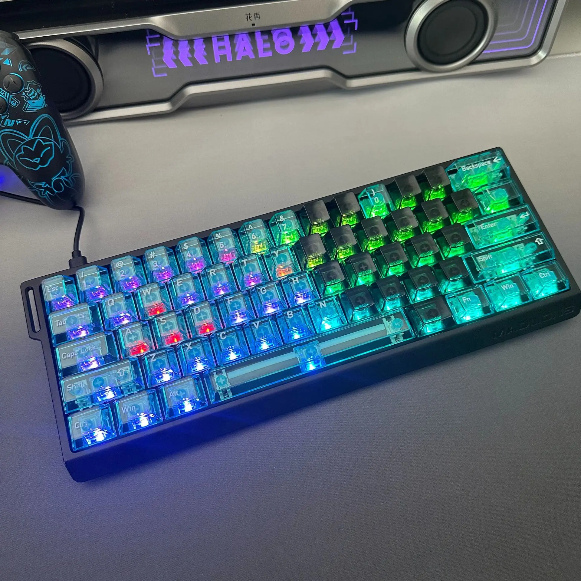 

Blue and black double-spell transparent keycap, height 115 keys + 21 keys PC material, suitable for all keyboards fully