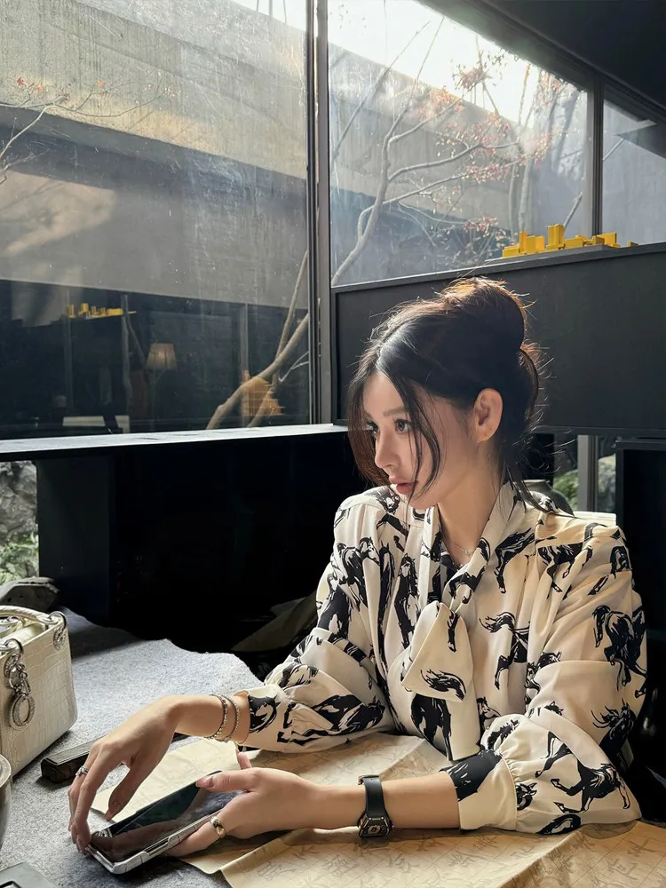 

Clothland Women Elegant Print Loose Blouse Bow Tie Collar Long Sleeve Shirt Female Retro Animal Pattern Oversized Top LB429