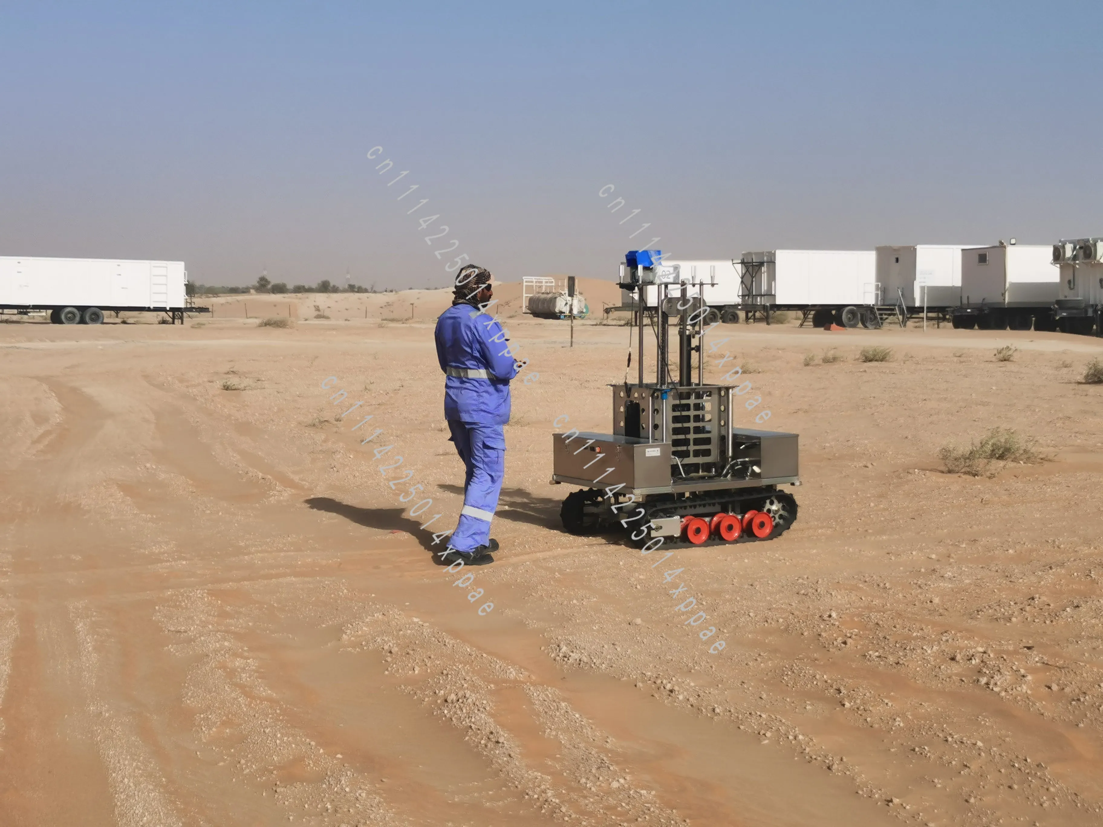 Remote Control Electric Crawler All-terrain Creeper Transporter Engineering Machinery Drug Dispenser Lifting Platform Chassis