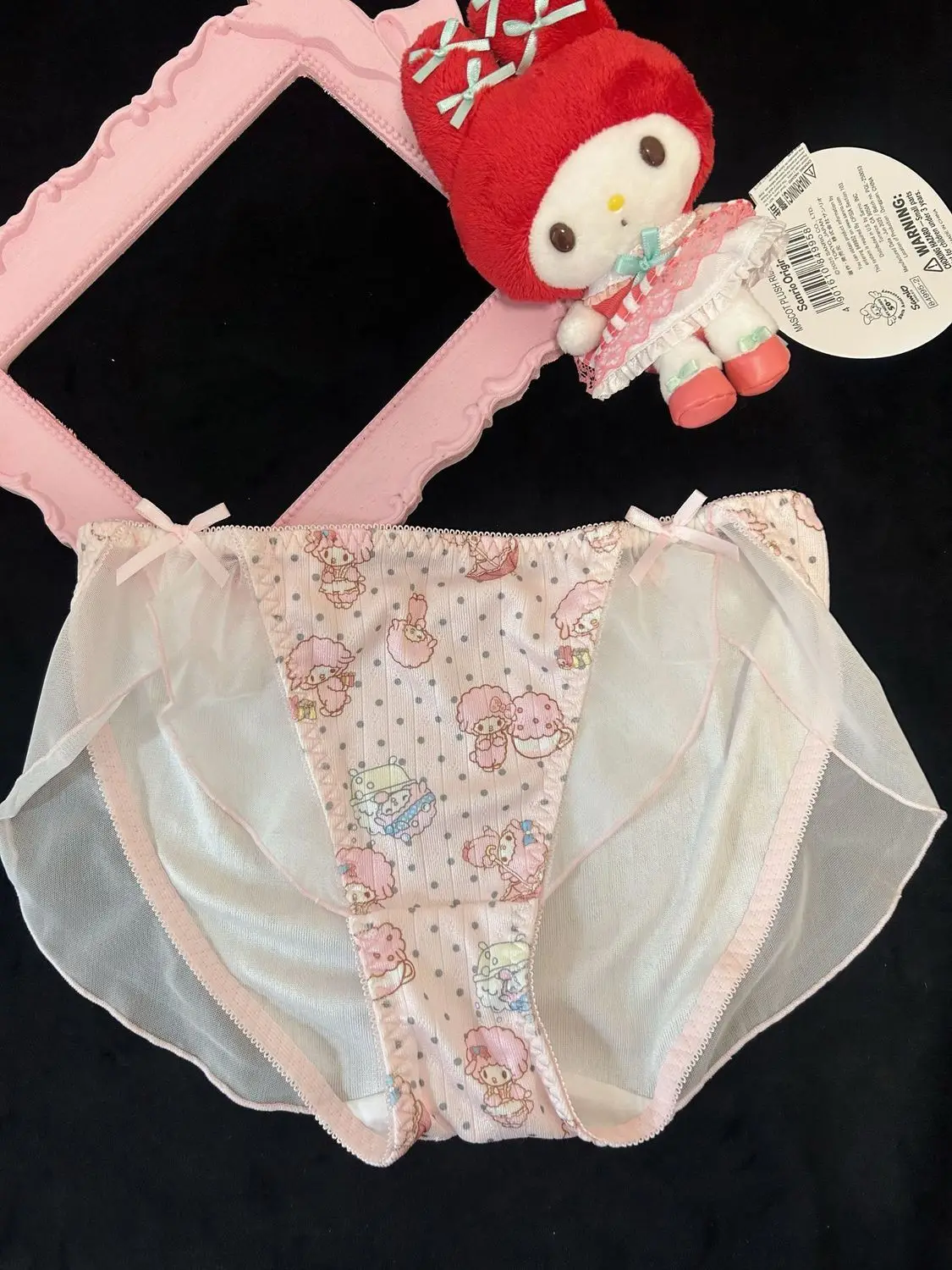 

Sanrio's sweet and innocent bow-tie briefs for women, comfortable and breathable. Cosplay