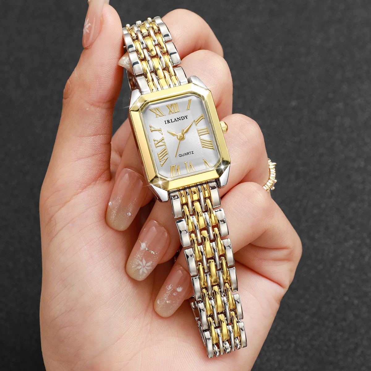 Elegant Rectangle Roma Dial Women Watches Fashion Bracelet Strap Wristwatches Girls Clock Relogio Feminino（Without Box）