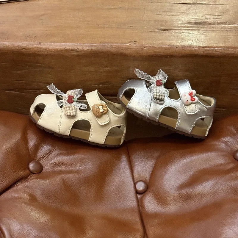 Kleinkind-Sandalen im Prinzessinnen-Stil, Baby-Freizeitschuhe mit Lochmuster und Weicher Sohle, 2026 Brandneue Kinder-Prinzessinnen-Sandalen im Koreanischen Stil – Detail 4