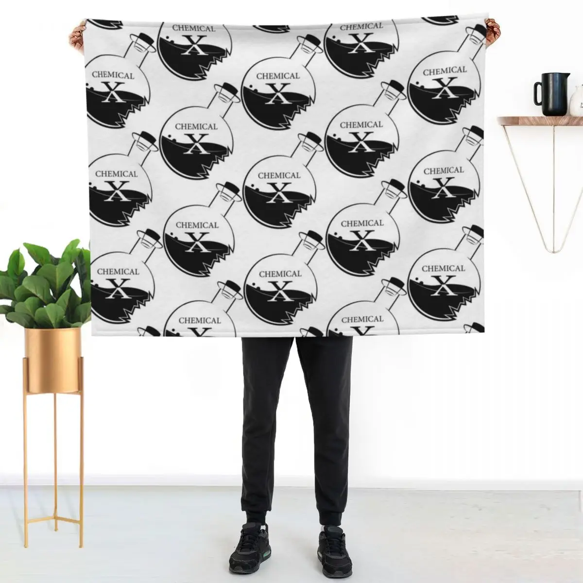Chemical X (White) Minimalist Throw Blanket Beautifuls Thin Picnic Bed Fashionable manga Soft Blankets